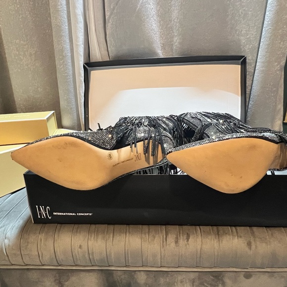 STUNNING 💎 🔥INC Silver rhinestone heel boots. Size 9M. NWB - Picture 5 of 7